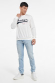 Buzo crema claro con diseño college de Brooklyn y cuello redondo