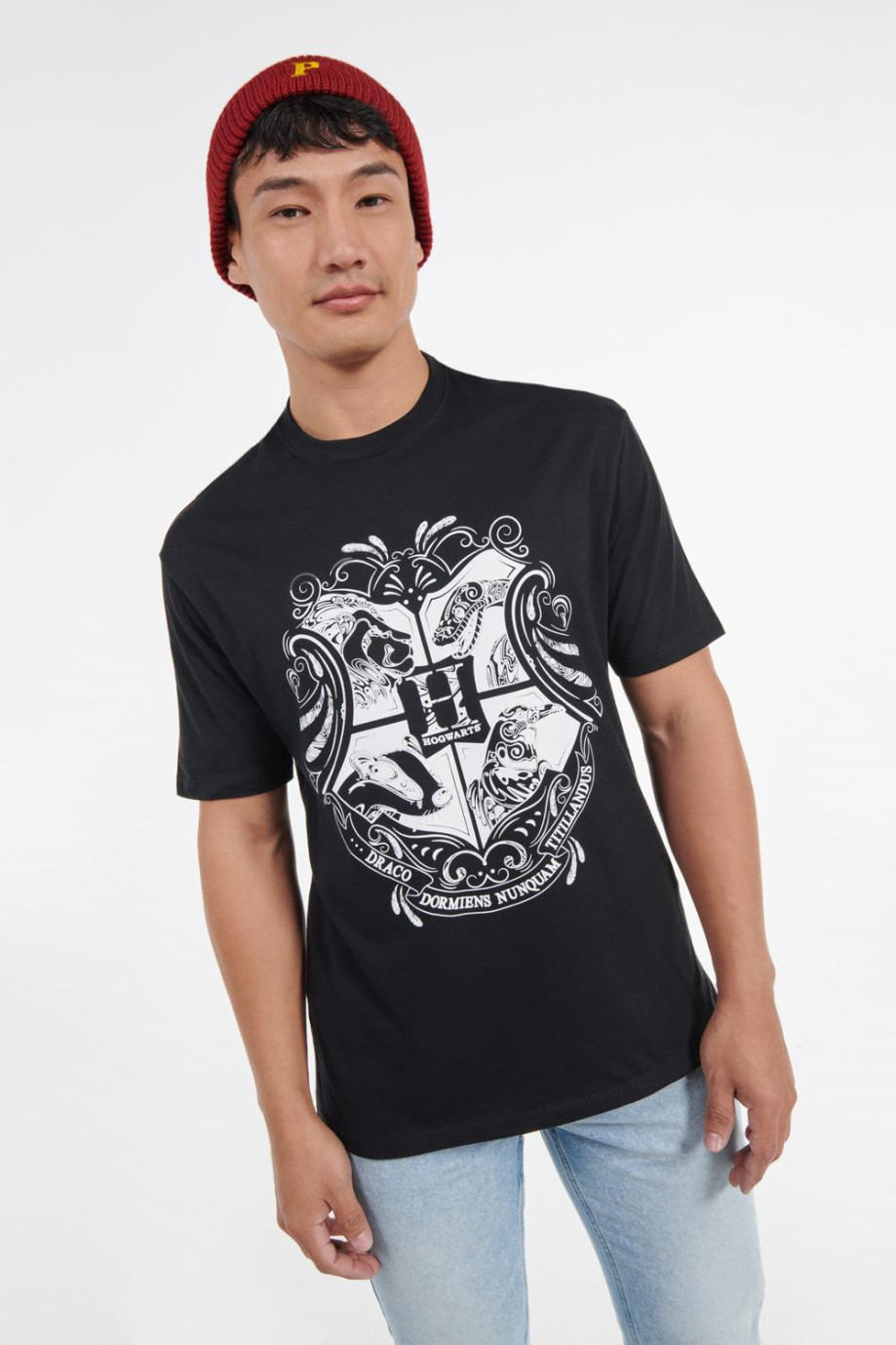 Camiseta cuello redondo negra con diseño blanco de Harry Potter