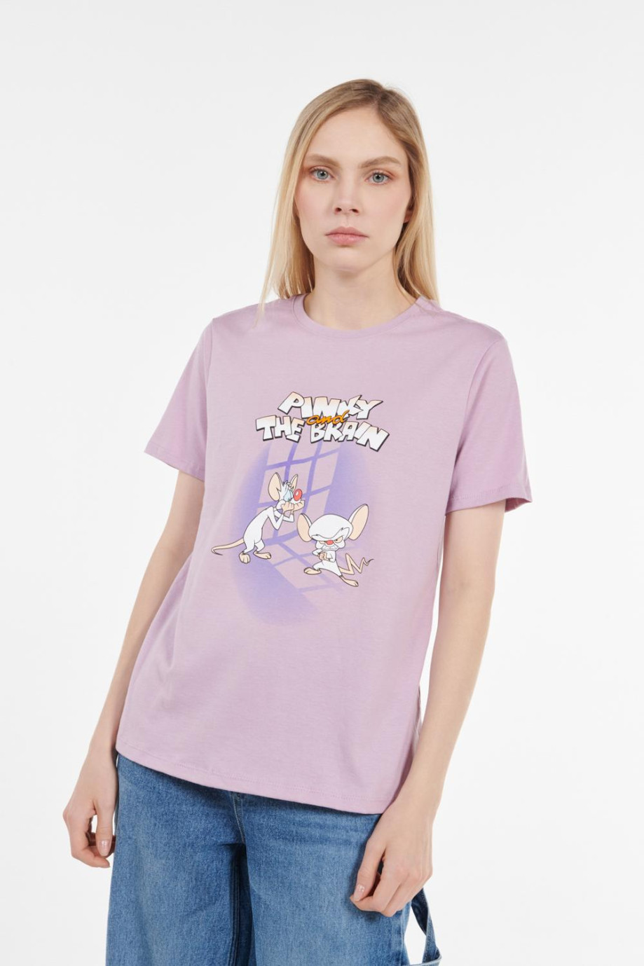 Camiseta lila clara con diseño de Pinky y Cerebro y manga corta