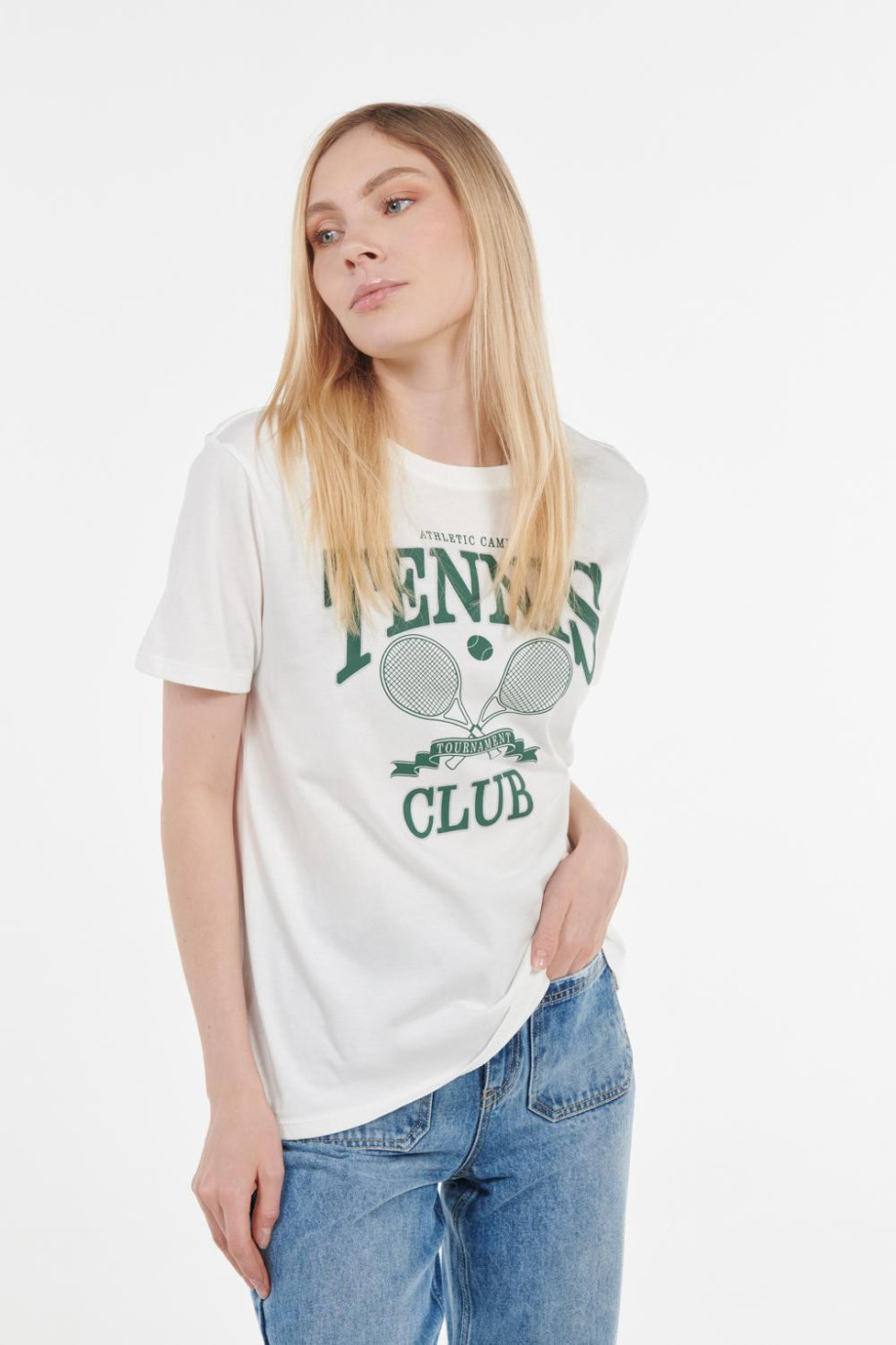 Camiseta manga corta crema clara con diseño deportivo college verde