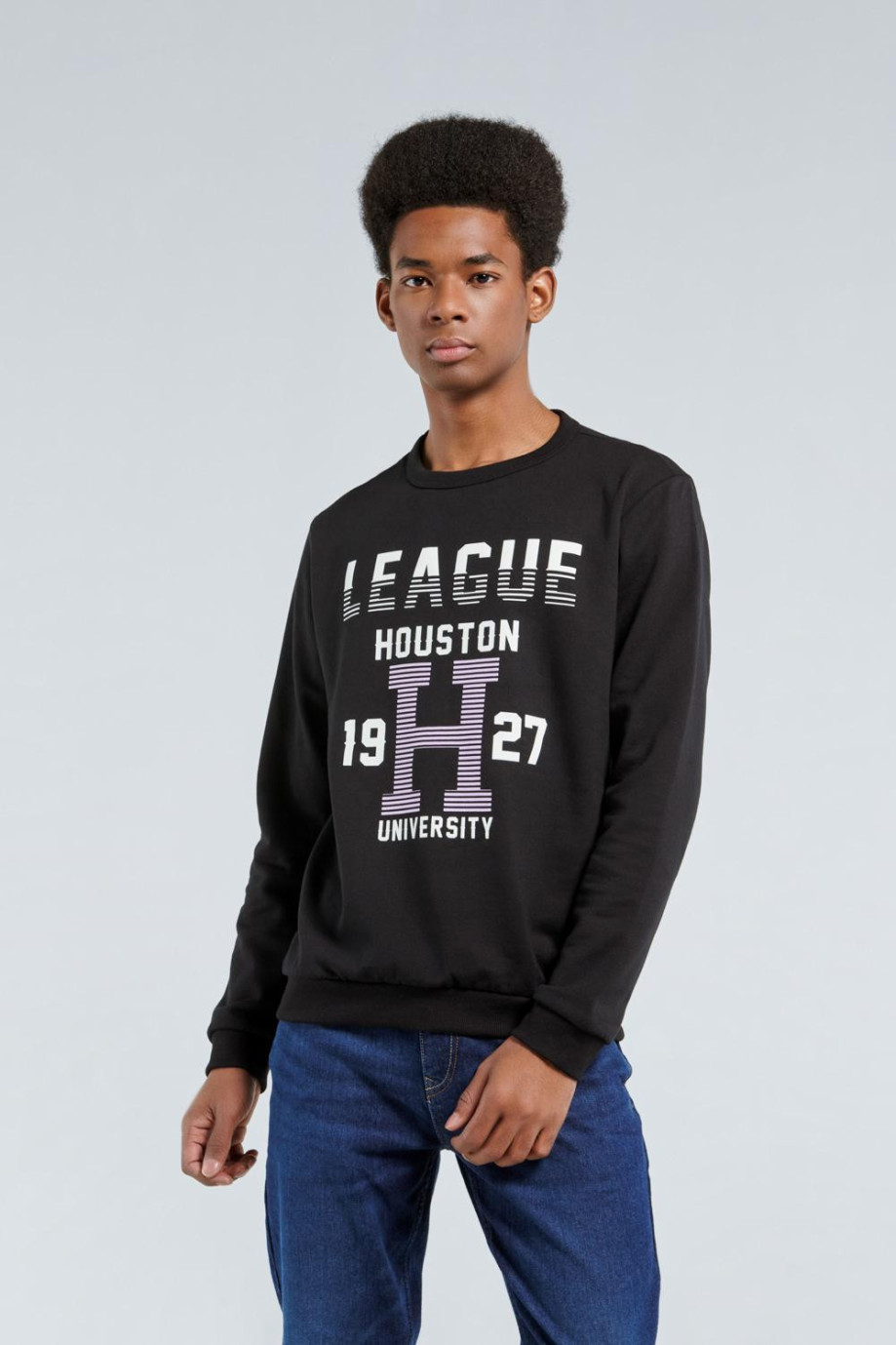 Buzo negro con acabados en rib, cuello redondo y diseño college de Houston