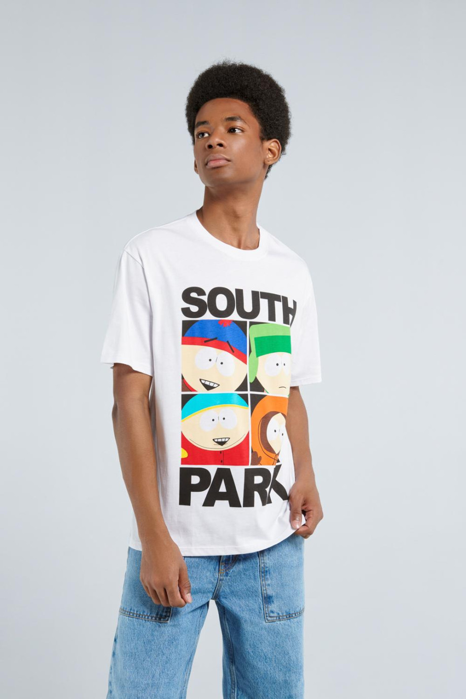 Camiseta blanca con estampado de South Park y cuello redondo