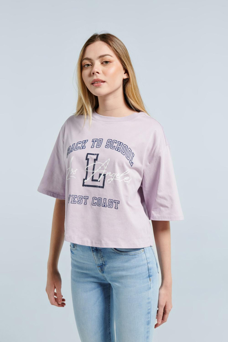 Camiseta crop top oversize para mujer estampada en frente estilo college