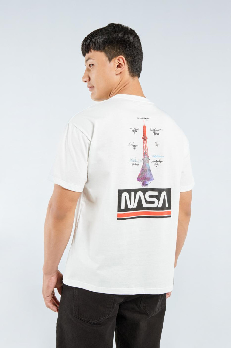 Camiseta oversize cuello redondo unicolor con estampados de NASA