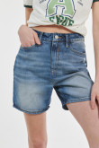 Short azul oscuro en jean con desgastes de color y tiro súper alto