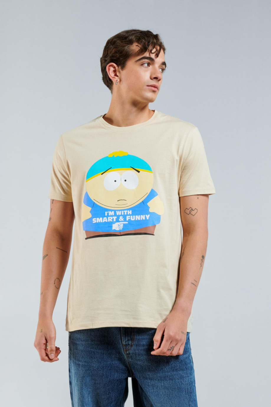 Camiseta manga corta kaky muy claro con estampado de South Park .