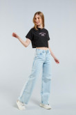 Camiseta crop top negra con diseño college de New York