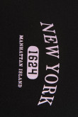 Camiseta crop top negra con diseño college de New York