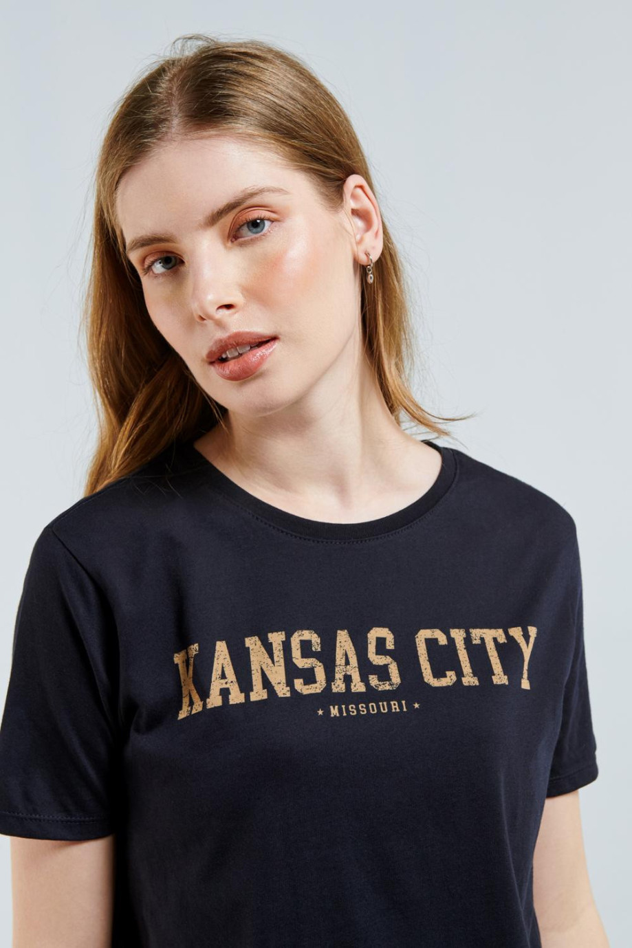 Camiseta cuello redondo azul intensa con diseño college de Kansas City
