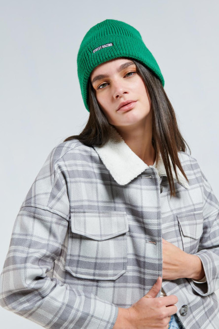 Sobrecamisa gris clara a cuadros con cuello ovejero y bolsillos