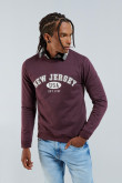 Buzo cuello redondo morado oscuro con diseño college de New Jersey
