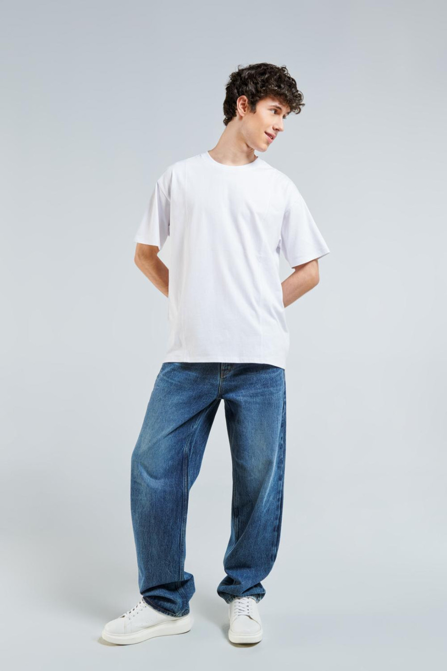 Camiseta en algodón oversize unicolor con manga corta