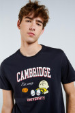 Camiseta azul intensa con manga corta y diseño college de Snoopy y Cambridge