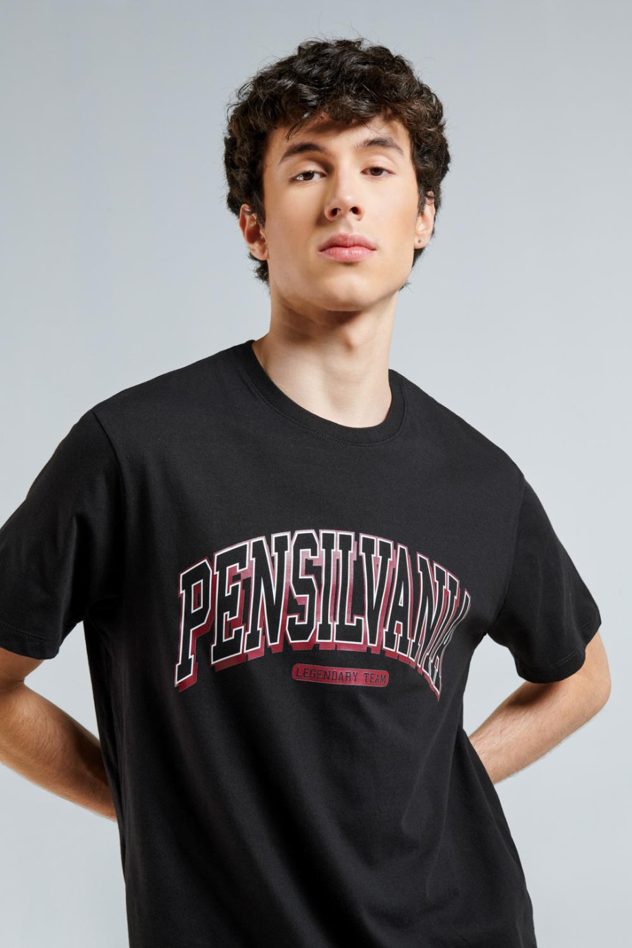Camiseta unicolor oversize con diseño college de Pensilvania y cuello redondo