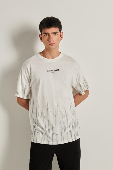 Camiseta manga corta oversize crema con texto minimalista