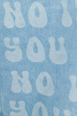 Chaqueta slim de jean azul clara con diseños de letras