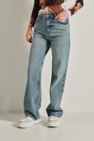 Jeans anchos de moda para mujer. El toque de moda desde $69.900