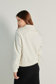 Chaqueta bomber crema clara con bolsillos de parche