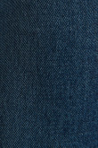 Jean carpintero azul con tiro medio, bota ancha y bolsillos