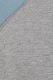 Camiseta gris clara con manga ranglan larga azul