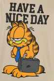 Camiseta kaki clara manga corta con diseño de Garfield