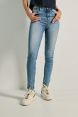 Jean jegging tiro súper alto azul claro con desgastes