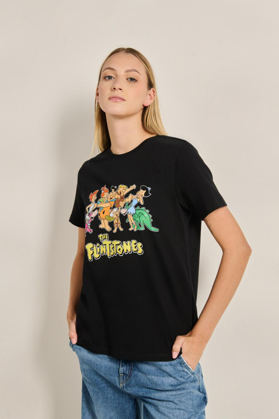 Camiseta cuello redondo unicolor con arte de Los Picapiedra