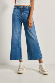 Jean culotte azul claro con bota ancha y tiro alto