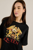 Camiseta negra crop top oversize con diseño de Queen