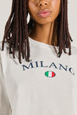 Camiseta crema oversize crop top con arte college de Milán