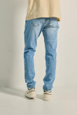 Jean azul claro skinny tiro bajo con rotos y parches