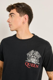 Camiseta cuello redondo negra con arte de Queen