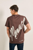 Camiseta manga corta unicolor con texto en espalda