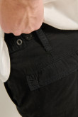 Pantalón cargo en dril unicolor con cintura ajustable