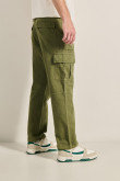 Pantalón cargo en dril unicolor con cintura ajustable