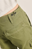 Pantalón cargo en dril unicolor con cintura ajustable