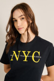 Camiseta azul intensa crop top con diseño college de NYC