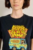 Camiseta crop top azul intensa con diseño de Scooby-Doo