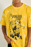 Camiseta amarilla tie dye oversize con diseño de Bob Esponja