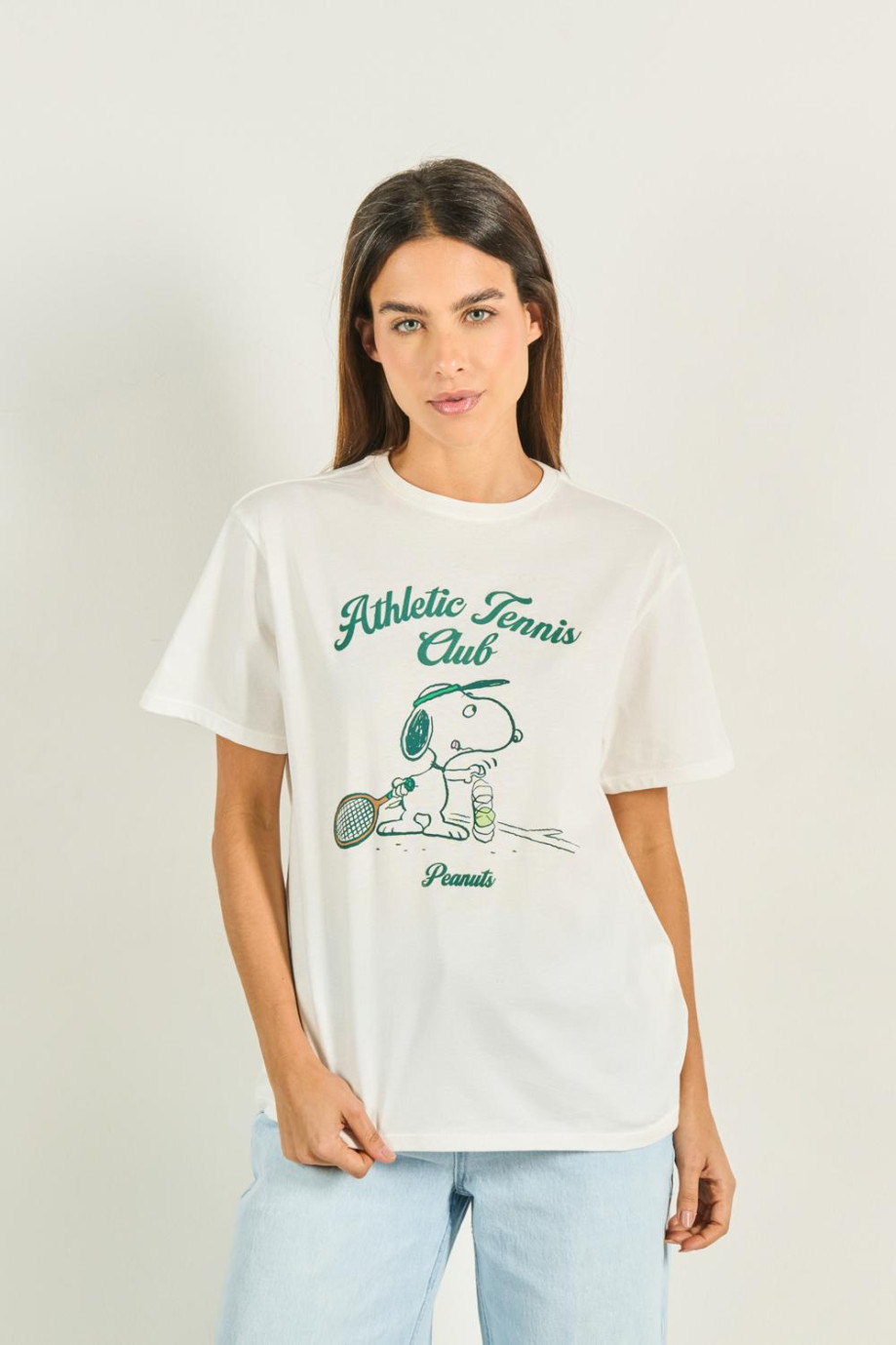Camiseta crema manga corta con diseño college de Snoopy