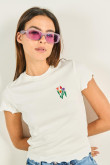 Camiseta cuello redondo crema con bordado de flores