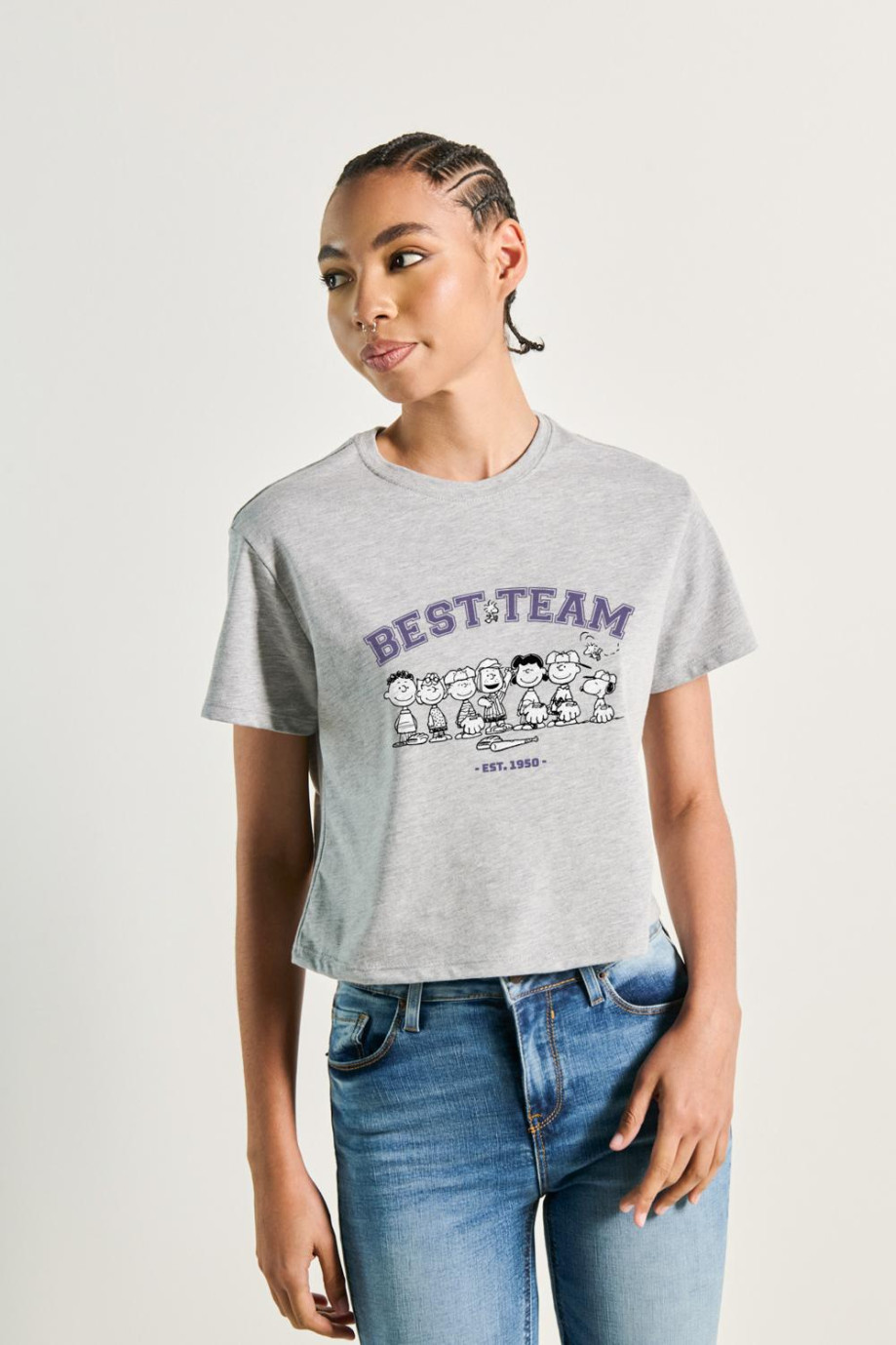 Camiseta crop top unicolor con estampado de Snoopy