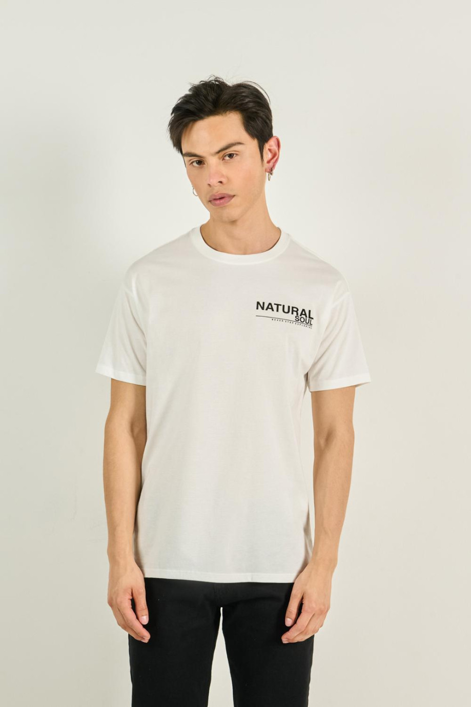 Camiseta manga corta crema clara con diseño de paisaje
