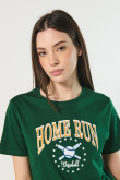 Camiseta verde con cuello redondo y arte college de béisbol