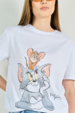 Camiseta blanca con diseño de Tom y Jerry y manga corta