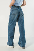 Jean open leg tiro alto azul claro con bota ancha