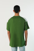 Camiseta verde oversize manga corta con diseños college