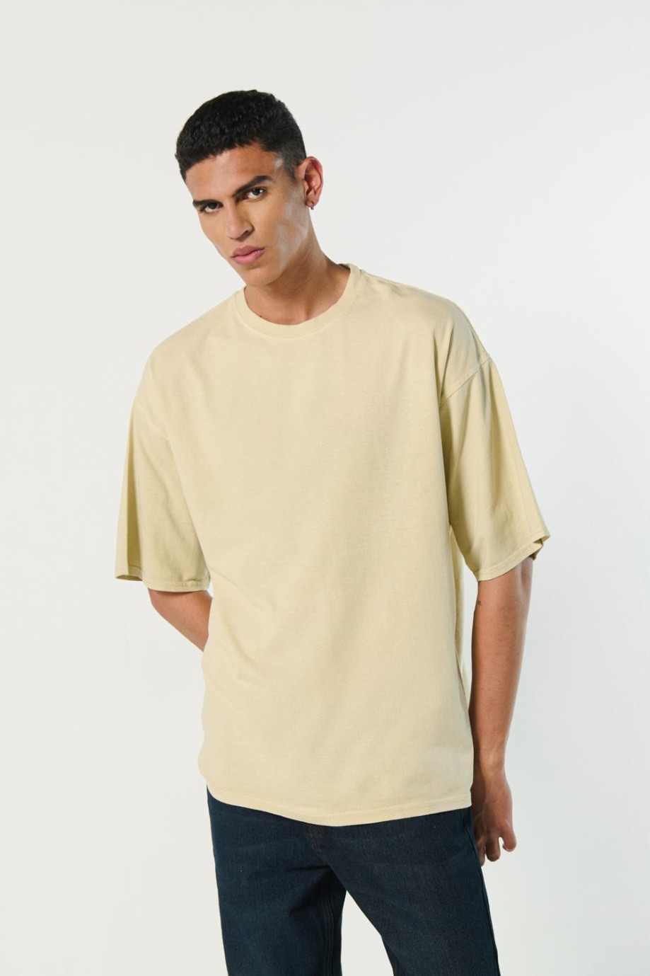 Camiseta unicolor oversize con manga corta amplia