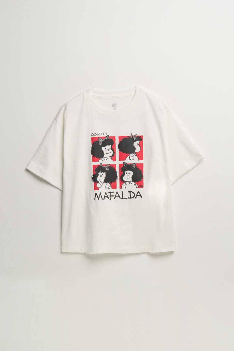 Camiseta crop top crema oversize con diseño de Mafalda