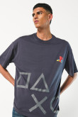 Camiseta gris oversize manga corta con diseño de PlayStation